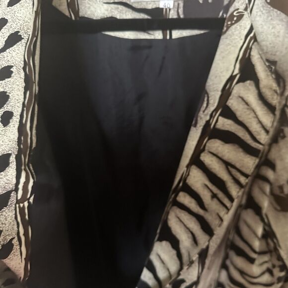 Women's Black and Gray Patterned Blazer - Picture 8 of 10